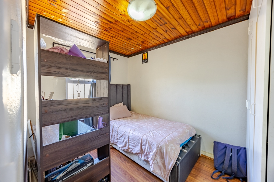 4 Bedroom Property for Sale in Bothasig Western Cape